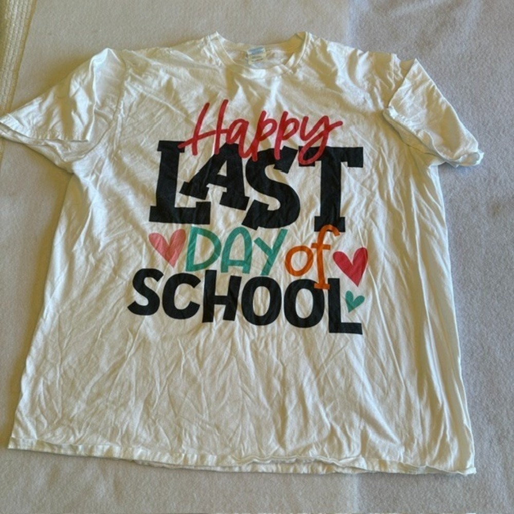 Port Company Happy Last Day of School Graphic Tee Womens White 2XL Cotton Shirt
